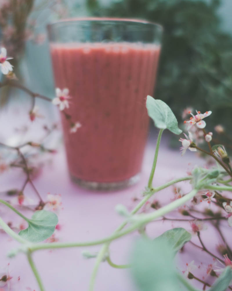 Smoothie med jordbær og ananas