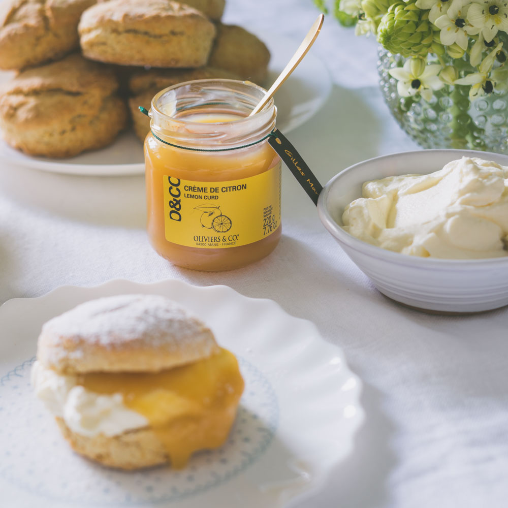 Scones med sitronkrem lemon curd Oliviers & Co