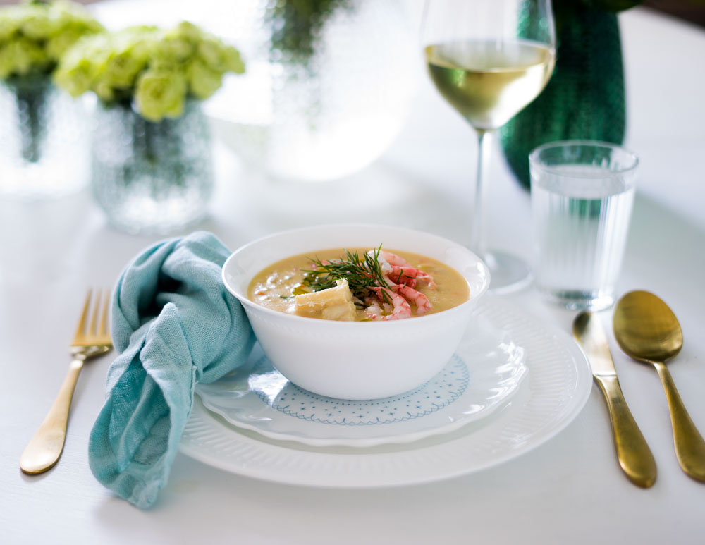 fiskesuppe med kokos og reker