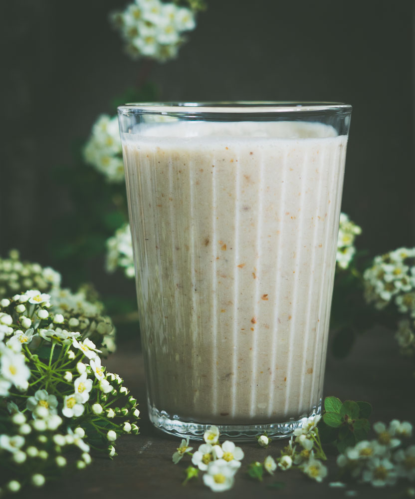 banansmoothie med mandler og kardemomme